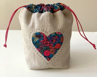 Heart Drawstring Bag Sewing Pattern, easy applique fabric project storage bag, would make a lovely reusable gift, PDF by Tikki London