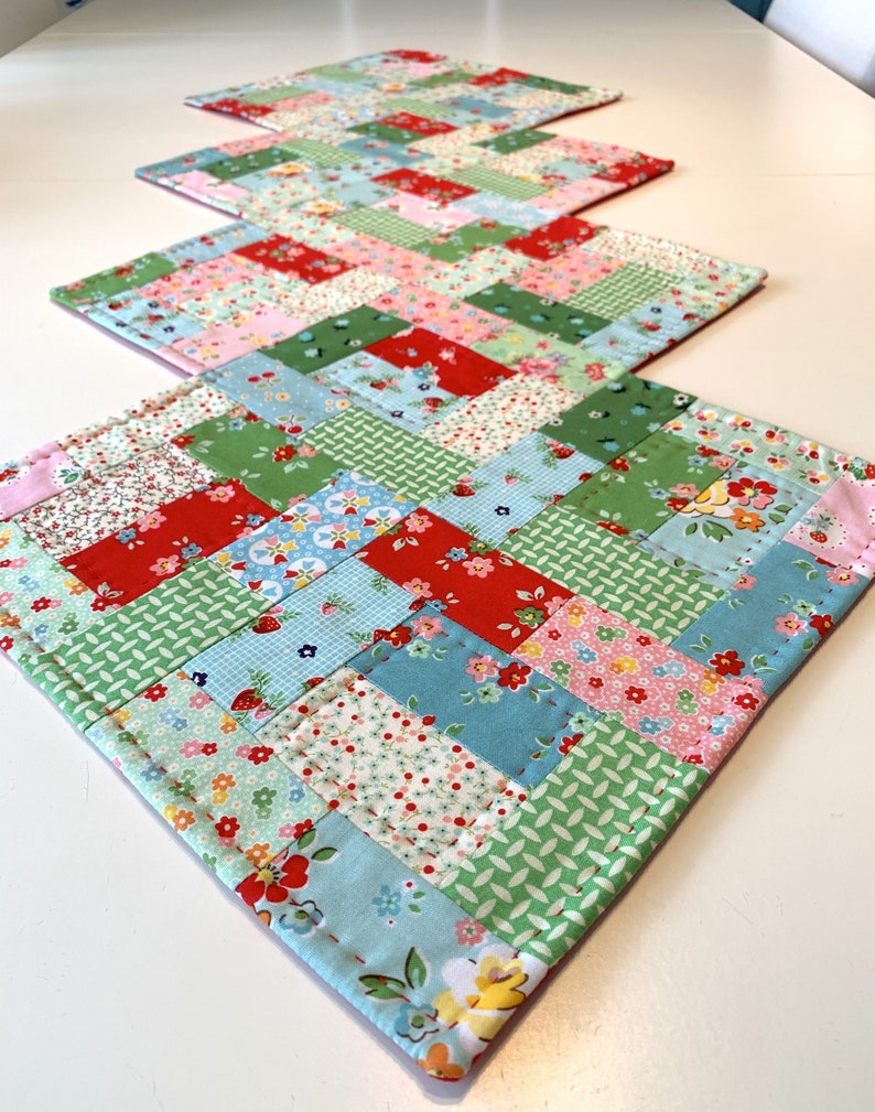 Quilted Table Runner PDF Sewing Pattern, Beginner Zigzag Patchwork ...