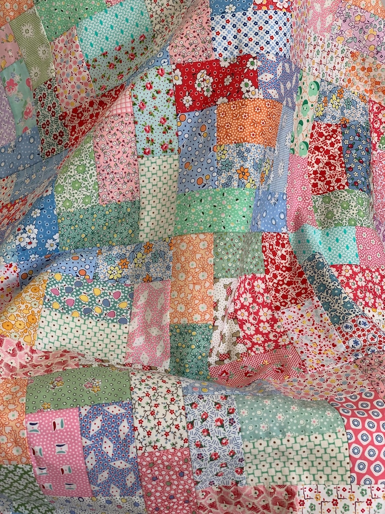 Easy Baby Patchwork Quilt Sewing Pattern: Retro 1930s Fabrics, Multiple Sizes (PDF)