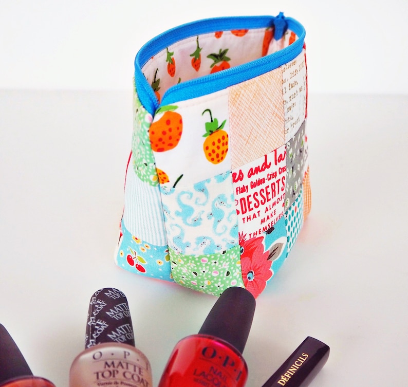 Patchwork Zip Pouch Sewing Pattern, 7 by 4 inch cute quilt bag for make-up cosmetics or bits & bobs, easy tutorial, beginner friendly PDF