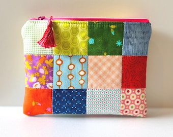 Quilted Patchwork Zip Pouch Sewing Pattern: Beginner-Friendly PDF