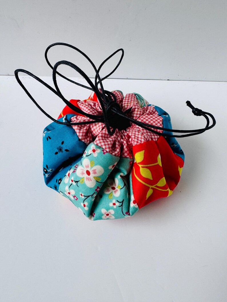 Round Patchwork Drawstring Pouch Sewing Pattern (PDF): Easy Bag for Cosmetics, Notions & Small Items