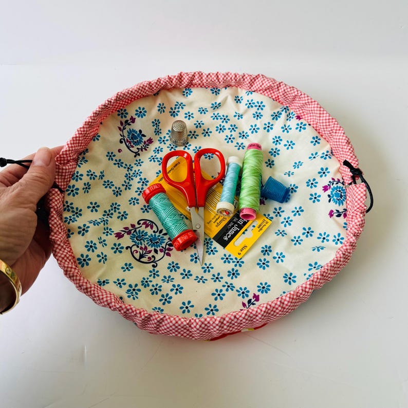 Round Patchwork Drawstring Pouch Sewing Pattern (PDF): Easy Bag for Cosmetics, Notions & Small Items