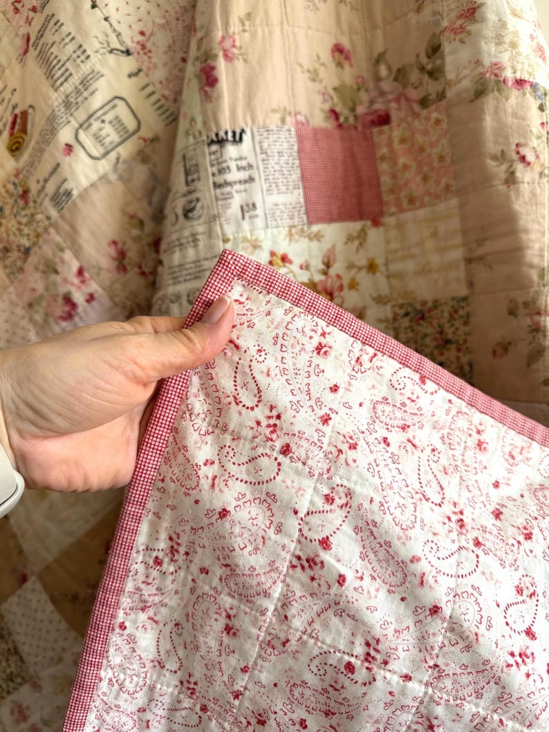 Vintage style Triple Squares Quilt Pattern, Easy Traditional Patchwork Sewing Tutorial (PDF), eiderdown red paisley fabric backing makes it reversible