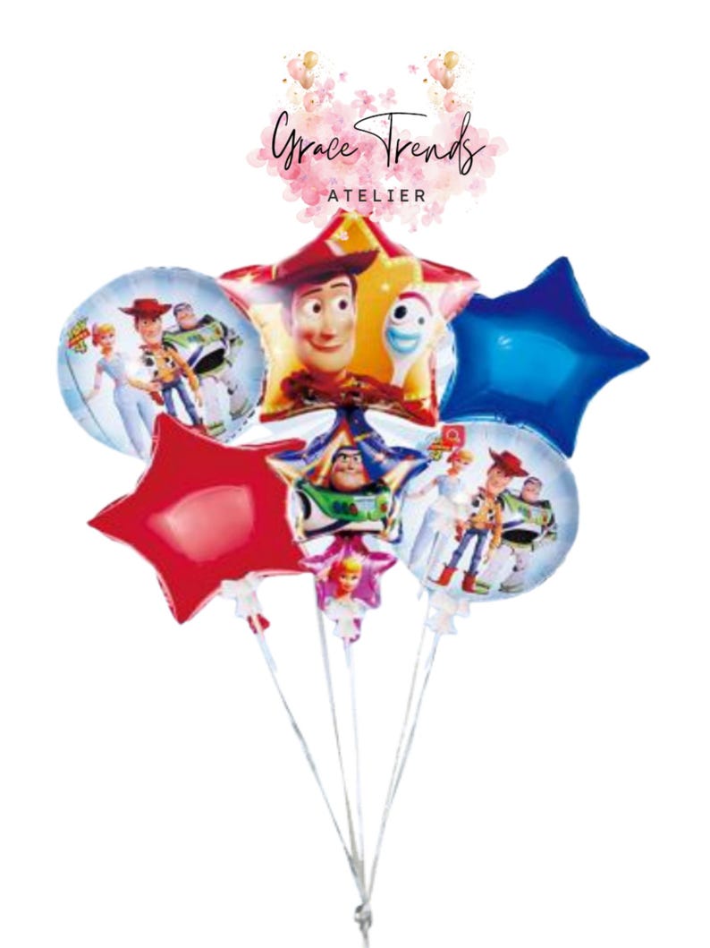 K&ouml;nnte beinhalten: Ein Strau&szlig; Luftballons zum Thema Toy Story. Die Anordnung umfasst sternf&ouml;rmige und runde Ballons mit Figuren wie Woody und Buzz Lightyear. Die Ballons sind rot, blau und gelb, mit wei&szlig;en Schn&uuml;ren.