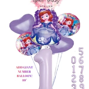 Peut inclure: Un ensemble de ballons violets, dont un grand numéro un et des ballons en forme de cœur, avec des images d'une princesse. Des ballons numérotés supplémentaires sont disponibles. Le texte indique "Ajouter un ballon numéro géant ! 40".