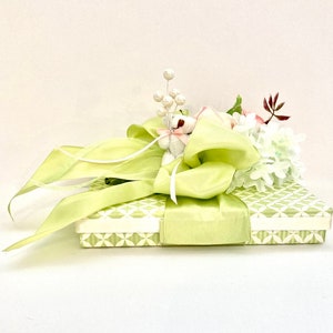 Handmade Garden Rose Gift Box: Wedding Favor, Jewelry Box (7x5x1) image 8