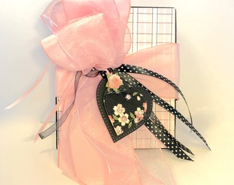 Hearts Plaid Black Free Gift Tag Pink Girl Styling gift box,  Bridesmaids, Bridal Party Bling Gift Box, Satin Handmade, Decorative Box