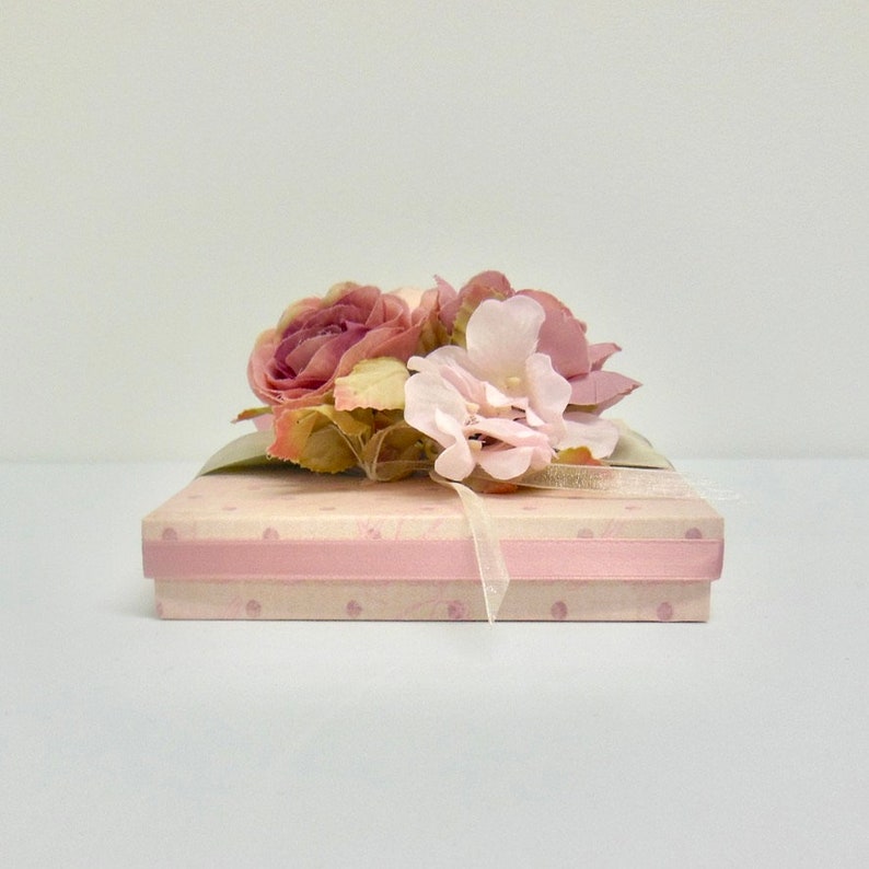 Presentask med blush-rosor: Handgjord bröllopsgåva, smyckesask (7x5x1) bild 6
