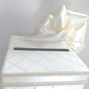 OFF-WHITE only Dramatic Quilted Diamonds Wedding Card Box Wedding Card Holder With Secure Lock White image 2