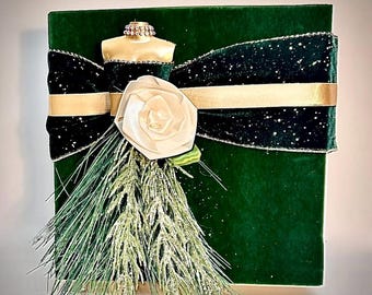 Handmade Green Velvet Christmas Holiday Mannequin Gift Box Wrapped Reuseable