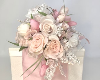 Pink Rose Gift Box: Handmade Floral Rhinestone Decoration
