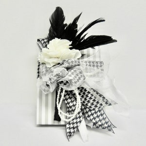 Black and Off White Gift Box Wrap Wedding Favors Boxes Gift Jewelry Gift Box, Mothers  Ideas, Wedding Party Gifts,  Gift Boxes