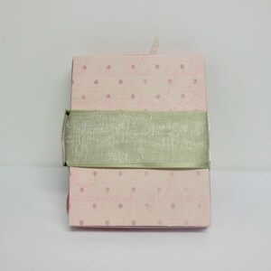 Presentask med blush-rosor: Handgjord bröllopsgåva, smyckesask (7x5x1) bild 7