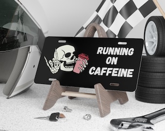 Targa "Correre con il teschio della caffeina" - Etichetta auto per amanti del caffè