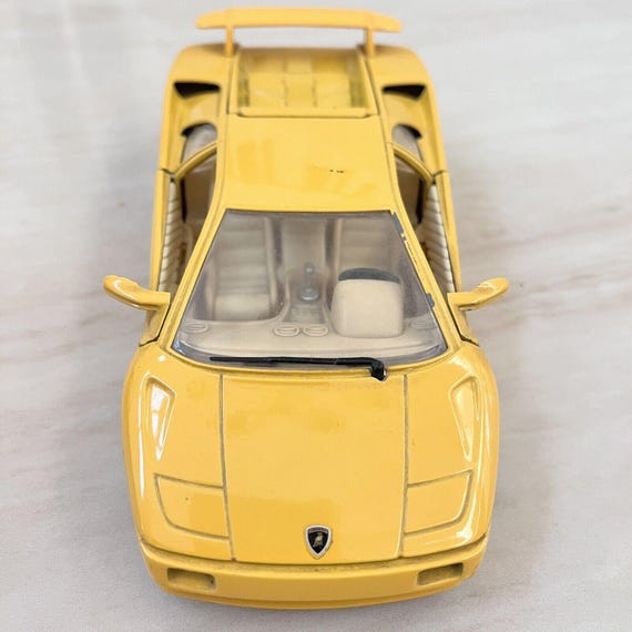 Bburago Lamborghini Diablo 1990 Collection Diecast Model Car 1/24