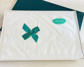 Vintage Pure Irish Linen Placemat Set: White, 4 Mats & Napkins