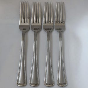 4-delige GORHAM Monet gematteerde roestvrijstalen dinervorken 8 1/4 glanzend satijn 18/8