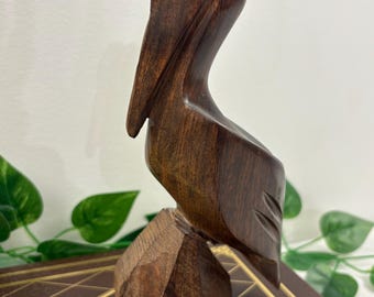Escultura de pájaro de madera tallada a mano: diseño caprichoso con corona