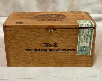 Vintage Hoyo de Monterrey Excalibur Wooden Cigar Box – Limited Edition – Dovetail Wood Storage Box – Rustic Decor – Honduras