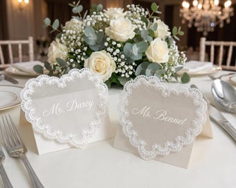 Naamkaartjes bruiloft met hartkant, aangepaste vintage naamkaartjes, gepersonaliseerd tafeldecor, romantische gastennamen