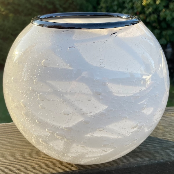 Zen ball vase