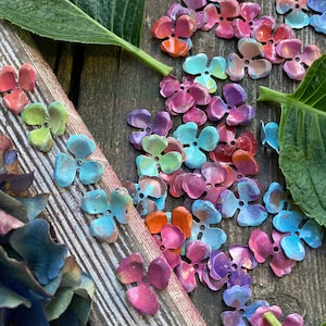 20 maravillosas hortensias vintage de metal pintado, colores variados de finales de otoño.