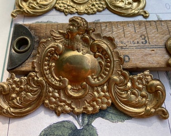 Vintage Victorian Cherub 4 Inch Corner Stamping
