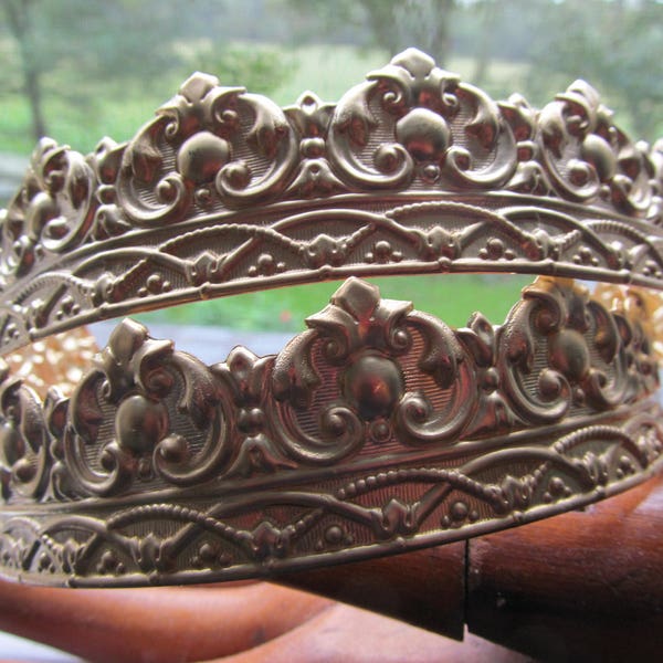 Vintage Brass Gallery Wire, 1 Foot Ornate King Richard Style Crown Trim
