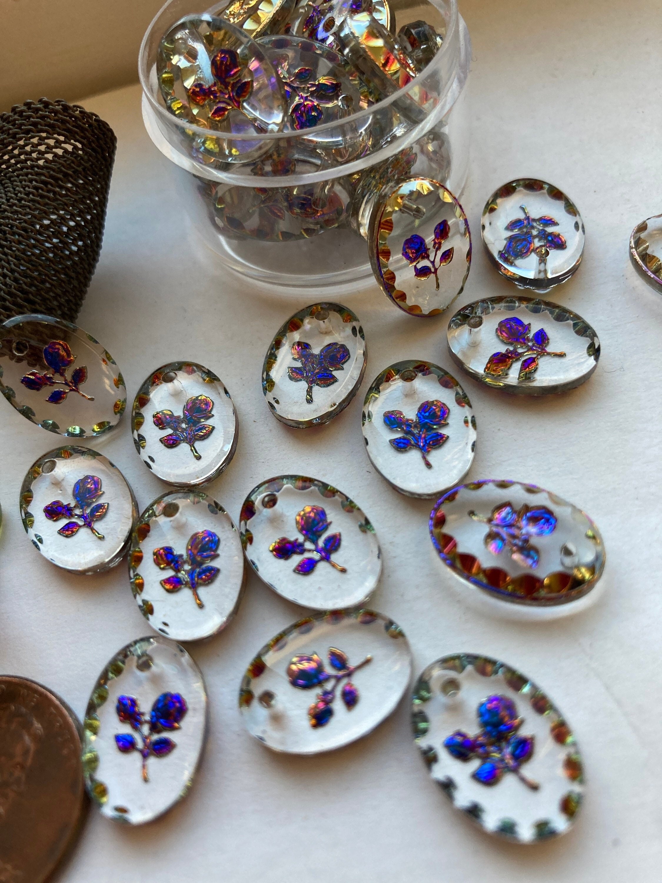 6 Vintage Tiny 14x10mm Crystal Rose Pendents with Holes