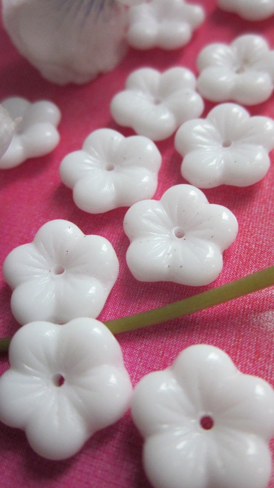 Vintage White Glass Flower Bead