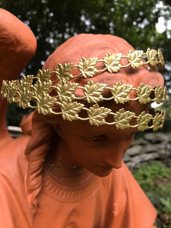 Vintage Bendable Brass Leaf Crown Gallery Wire, Easy to Use for