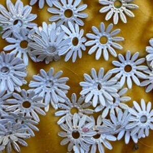 20 White Daisy Shabby Chic 11mm Flowers image 2