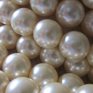 Beautiful Classic Old Fashion Glass Pearls...almost anyone could wear image 4