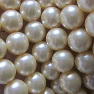 Beautiful Classic Old Fashion Glass Pearls...almost anyone could wear image 5