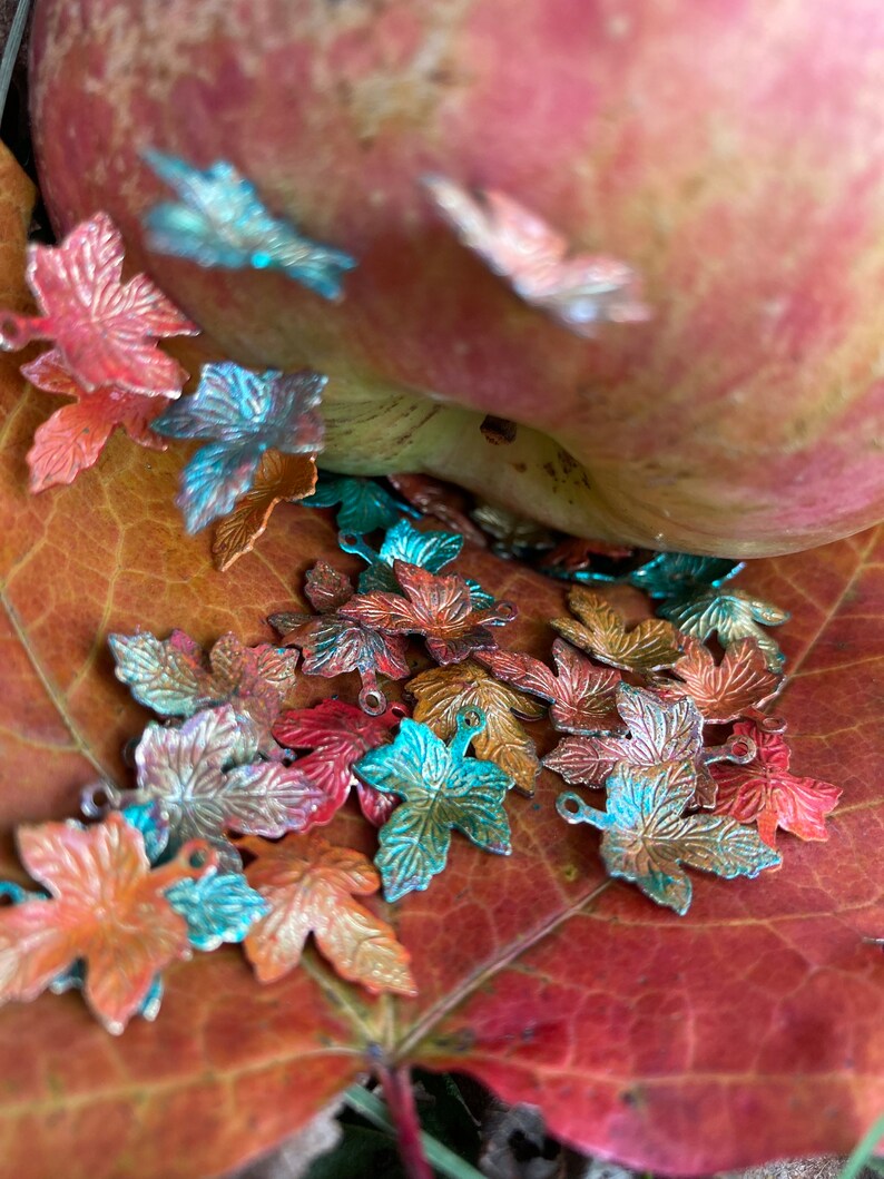 20 Autumn Leaves, Shabby Chic Small Brass Variegated Painted , 12x15mm image 10