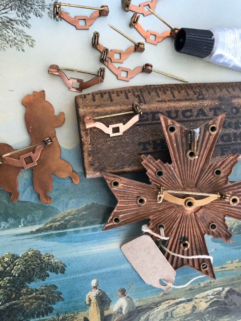 12 Vintage Brass Pin Backs Etsy UK