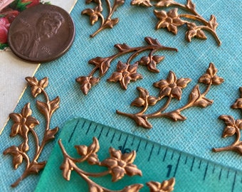 6 Vintage Hanging Leaves And Flower Brass Stamping, 28mm, just over 1 Inch