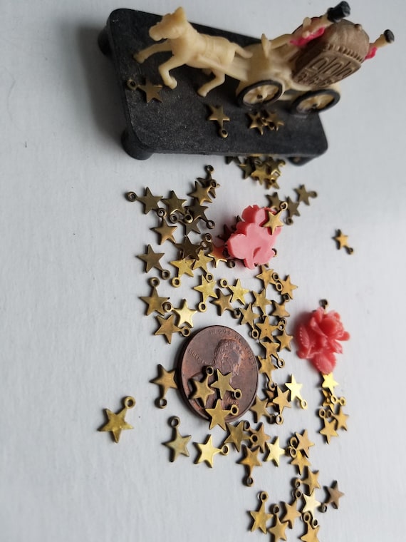 20 Hooped Super Small Stars- Raw Brass