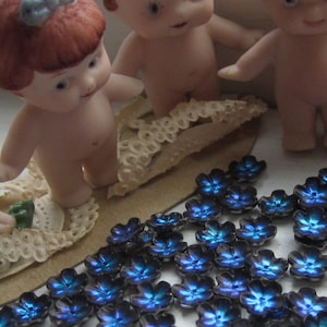 Swarovski Cutie Bermuda Blau blumige Cabochons