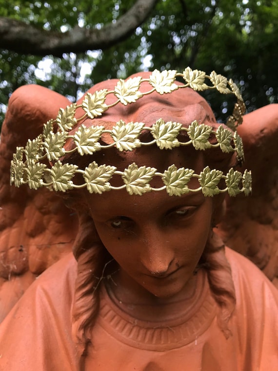 Vintage Bendable Brass Leaf Crown Gallery Wire, Easy to Use for