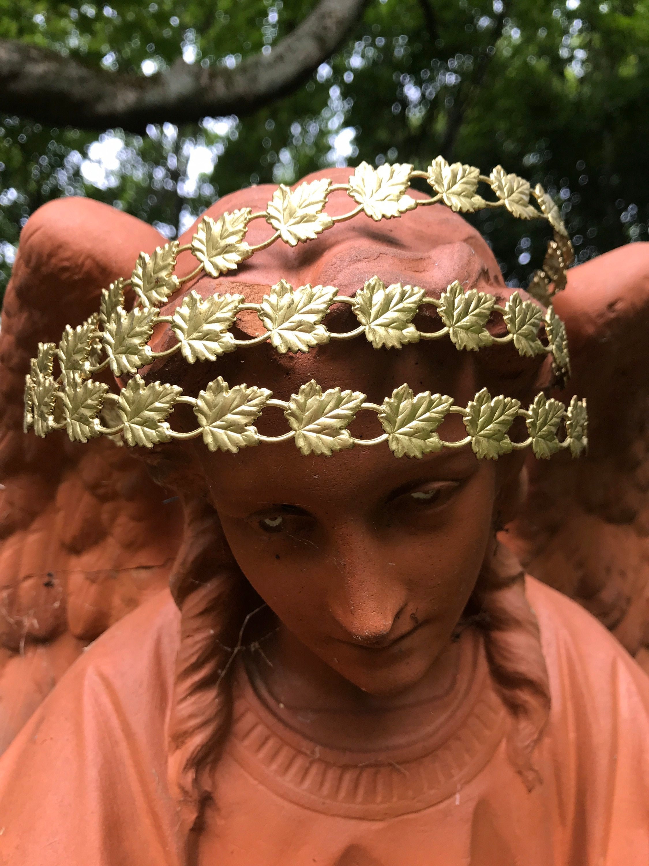 Vintage Bendable Brass Leaf Crown Gallery Wire, Easy to Use for