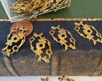 6 Antique Brass Findings, Victorian Design Connectors - Slightly Over 1 Inch, 27mm