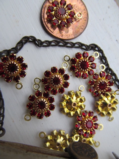 6 Vintage Swarovski Garnet Crystal Flowers Connectors, 11mm