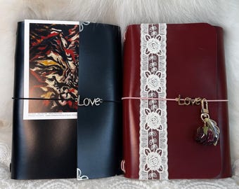 Cuaderno tríptico de cuero hecho a mano: Cuaderno de viaje recargable tamaño A5/A6 con estampado metalizado, ideal para aniversarios, parejas o como regalo para ella o para él.