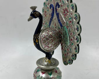 木製のカラフルな孔雀の彫刻、装飾品、木彫り、手描きの孔雀、インドの
