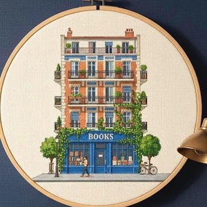 Könnte beinhalten: Rustikales Holzschild mit dem Text "Welcome to our home" in handschriftlichem Stil. Das Schild hat eine Used-Optik und ein schlichtes, einladendes Design, ideal für eine Veranda oder einen Eingangsbereich.