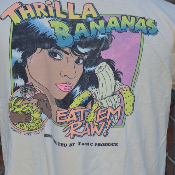 Vintage 1980s T&C Surf Designs Hawaii Thrilla Gorilla Shirt!!!  Eat Em Raw Bananas Tee!!!
