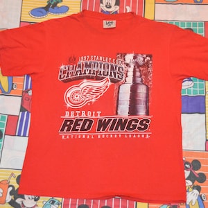 Vintage 1990s Detroit Red Wings Shirt!!!  90s &quot;1997 Stanley Cup Champions&quot; NHL Hockey Tee!!!