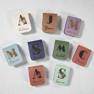 Personalized magnetic bookmark | Engraved initial, first name or message | Gift for readers image 18